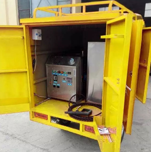 蒸汽冷水一體上門洗車機內部